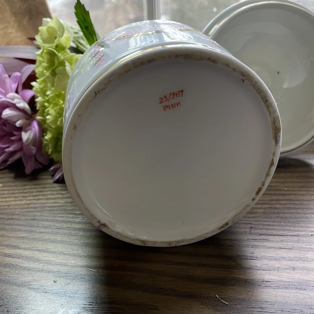 Pretty Vanity Jar/Container - Vintage Hand Painted